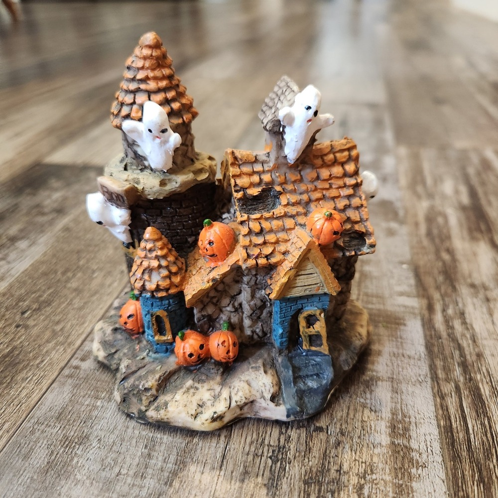 VTG Ks Collection Halloween Haunted House Figurine Ghosts Pumpkins Resin Decor
